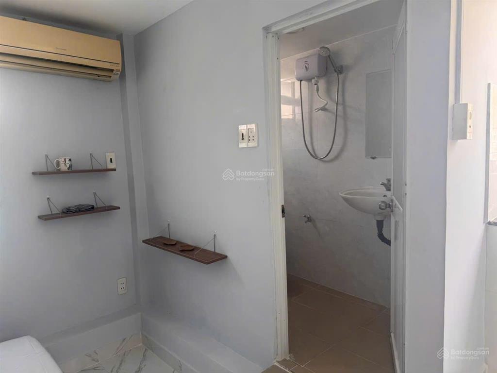 Bán nhà mặt tiền đường huỳnh văn bánh quận phú nhuận 4.5x18 3 tầng 17 tỷ tl