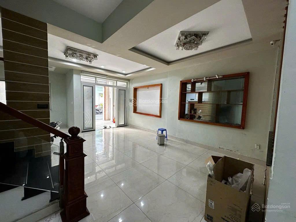 Bán nhà đường 3 tháng 2 quận 10 6x20 4 tầng 25 tỷ tl