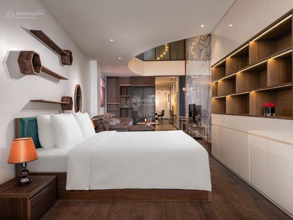 Mặt phố yên hoa  hồ tây  158 tỷ 256m2, 10 tầng  dòng tiền 600tr/ tháng