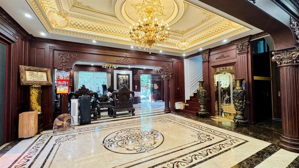 Biệt thự khu đô thị geleximco  lê trọng tấn 47 tỷ, 240m2, mặt tiền 10m.
