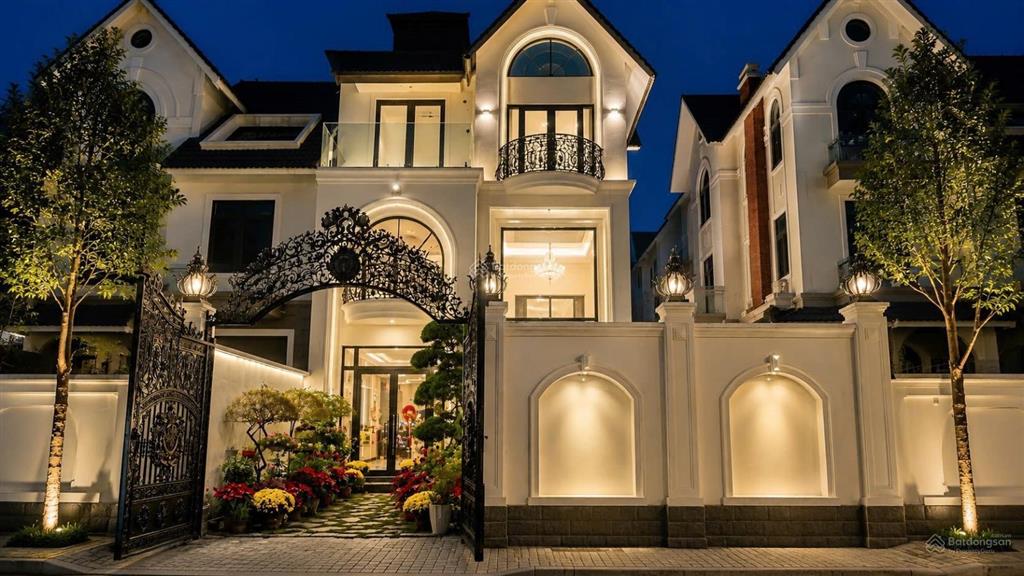 Biệt thự khu đô thị geleximco  lê trọng tấn 47 tỷ, 240m2, mặt tiền 10m.