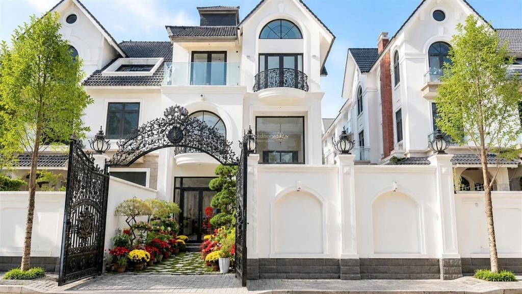 Biệt thự khu đô thị geleximco  lê trọng tấn 47 tỷ, 240m2, mặt tiền 10m.
