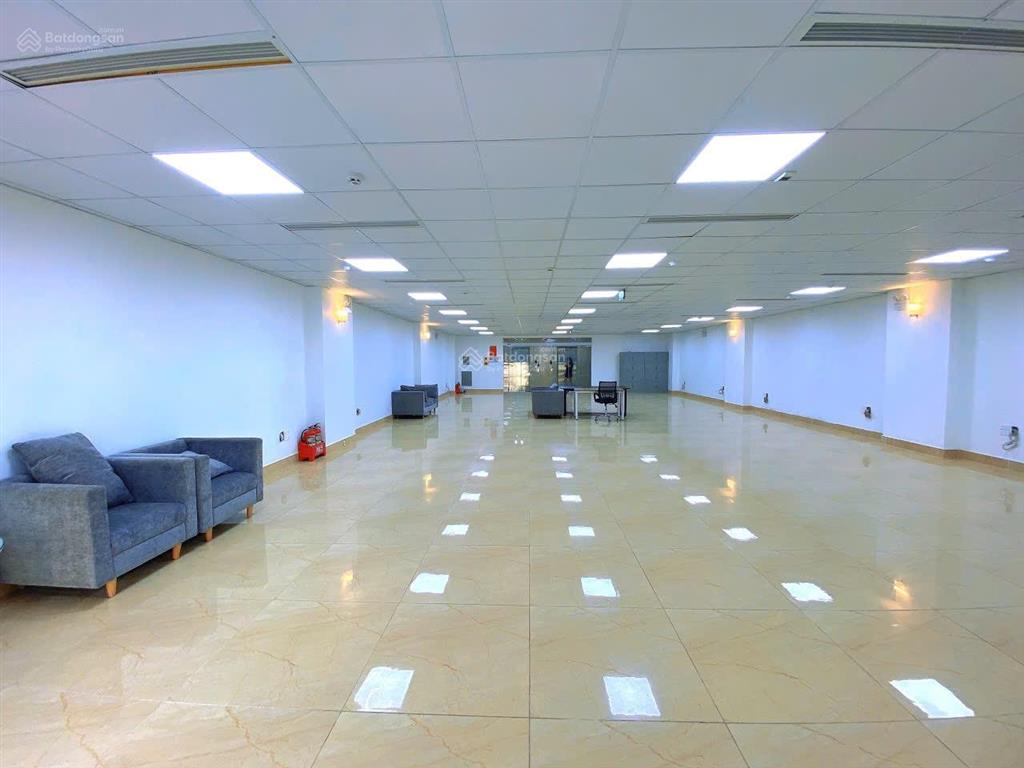 Mặt phố hoàng quốc việt 168 tỷ, 160m2, 7 tầng, mặt tiền 10m