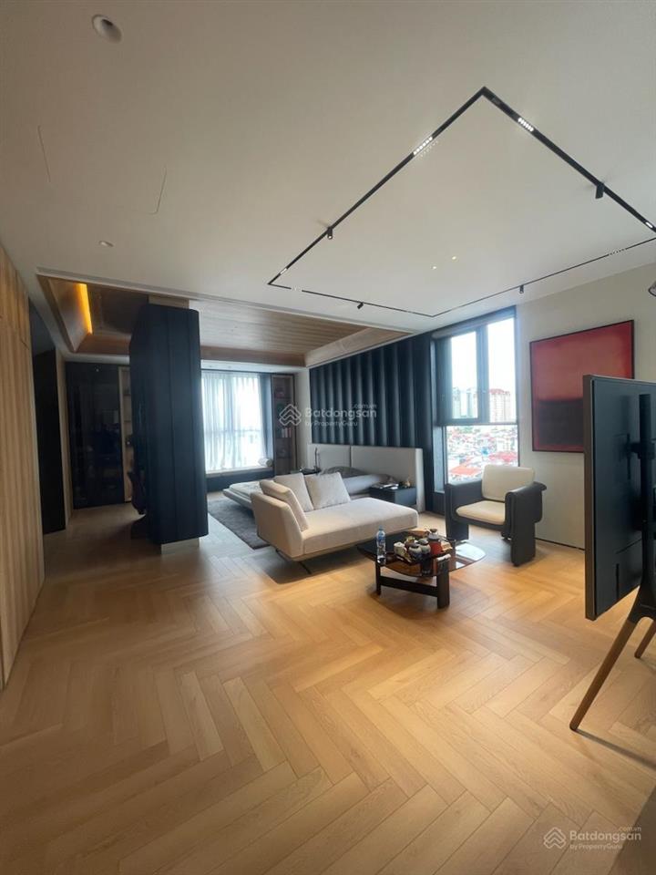 Mặt phố nguyễn hoàng tôn 147 tỷ, 245m2, 10 tầng (có hầm), mt 10m  cách 2 con rồng hồ tây 500m