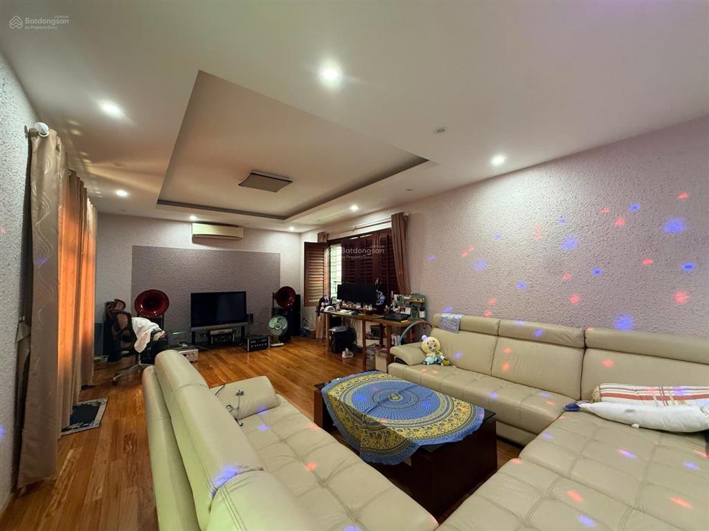 Phố trích sài 57,5 tỷ/ 272m2/ mặt tiền 15m  ngõ ô tô thông lạc long quân, view hồ tây