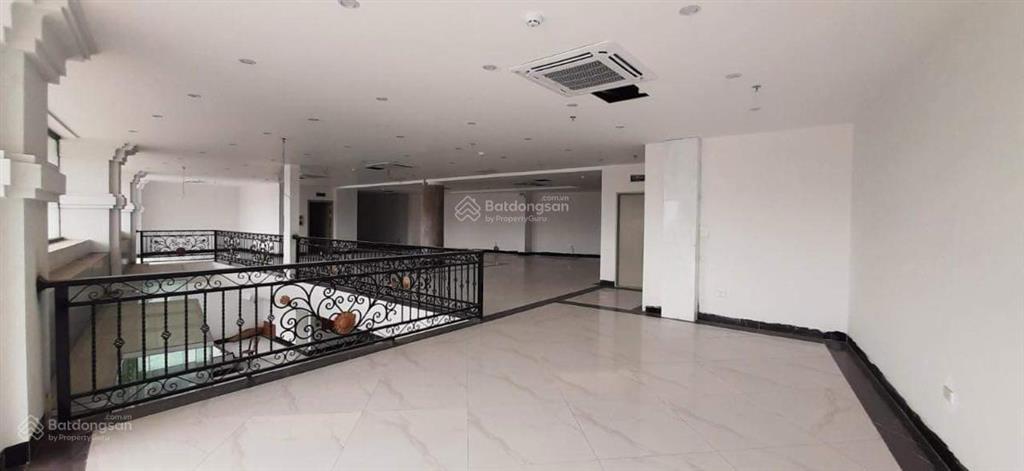 Mặt phố văn tiến dũng, bắc từ liêm 168 tỷ, 300m2, 9 tầng, lô góc mt 22m, dòng tiền 5 tỷ/năm