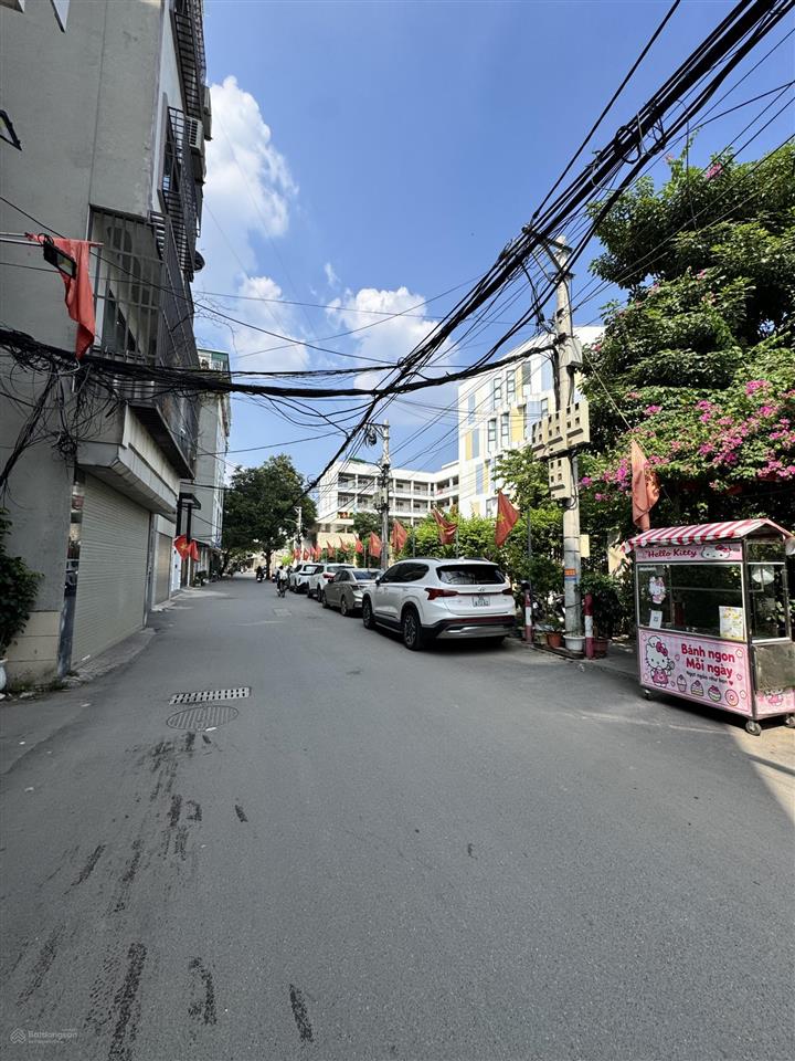 Cho thuê nhà nguyên căn ngõ rộng ô tô đỗ cửa phố khương hạ