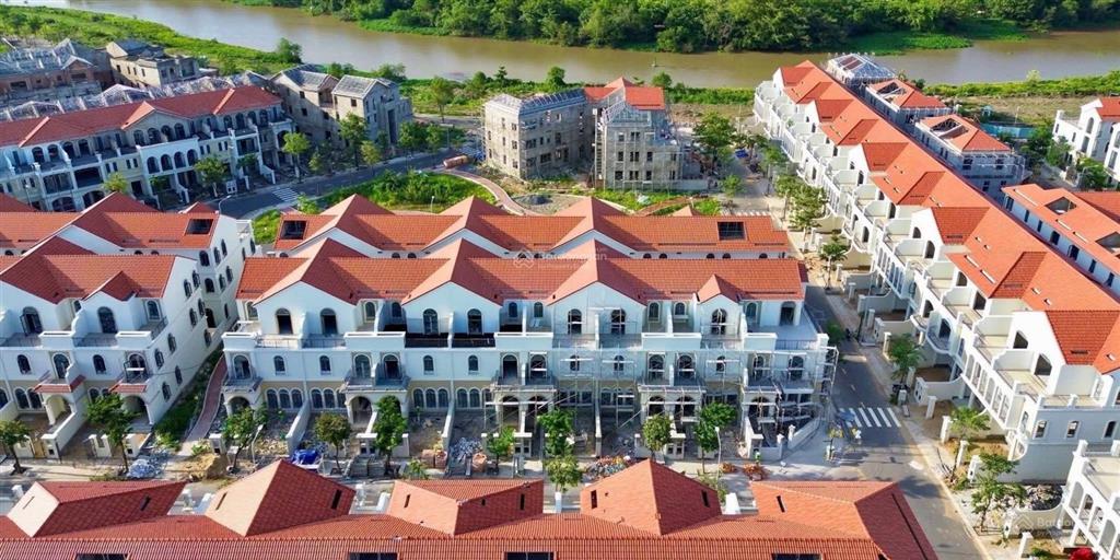 Nhà phố aquacity 5,4tỷ/căn thanh toán chỉ 2,9tỷ chuẩn bị nhận nhà