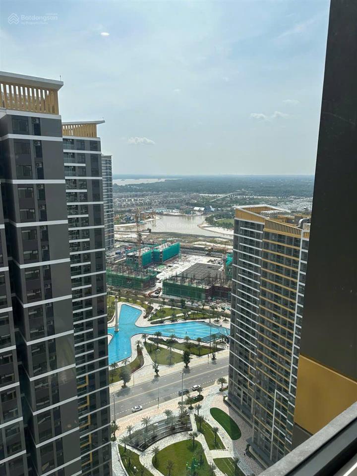Bán căn hộ studio bs8 tầng 31 vinhomes grand park  34m², full nội thất, hướng đông nam  giá 2,2 tỷ