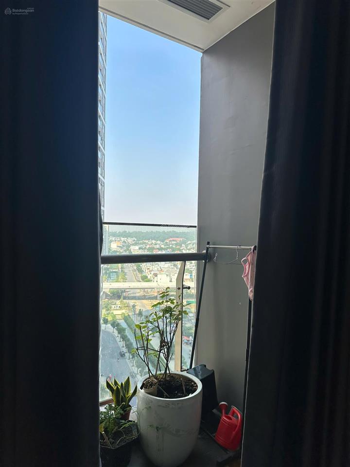 Bán căn góc bs15 tầng 18  2pn+ 69m², có sổ đỏ, đang cho thuê  giá 4 tỷ