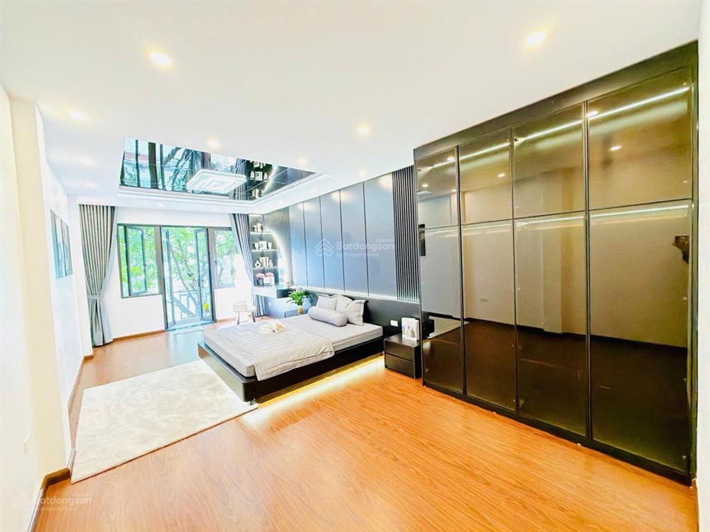 Hiếm thanh xuân  phân lô cán bộ  ô tô tránh  5 tầng  thang máy  dưới 20 tỷ   0911 568 ***