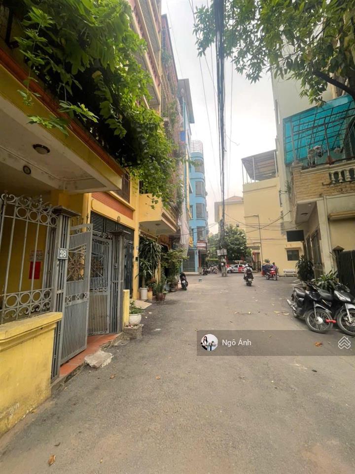21.5tỷ nhà lô góc hoàng quốc việt, cầu giấy 55m2 x 4t x mt 15m 2 ô tô tránh, ngõ thông kinh doanh