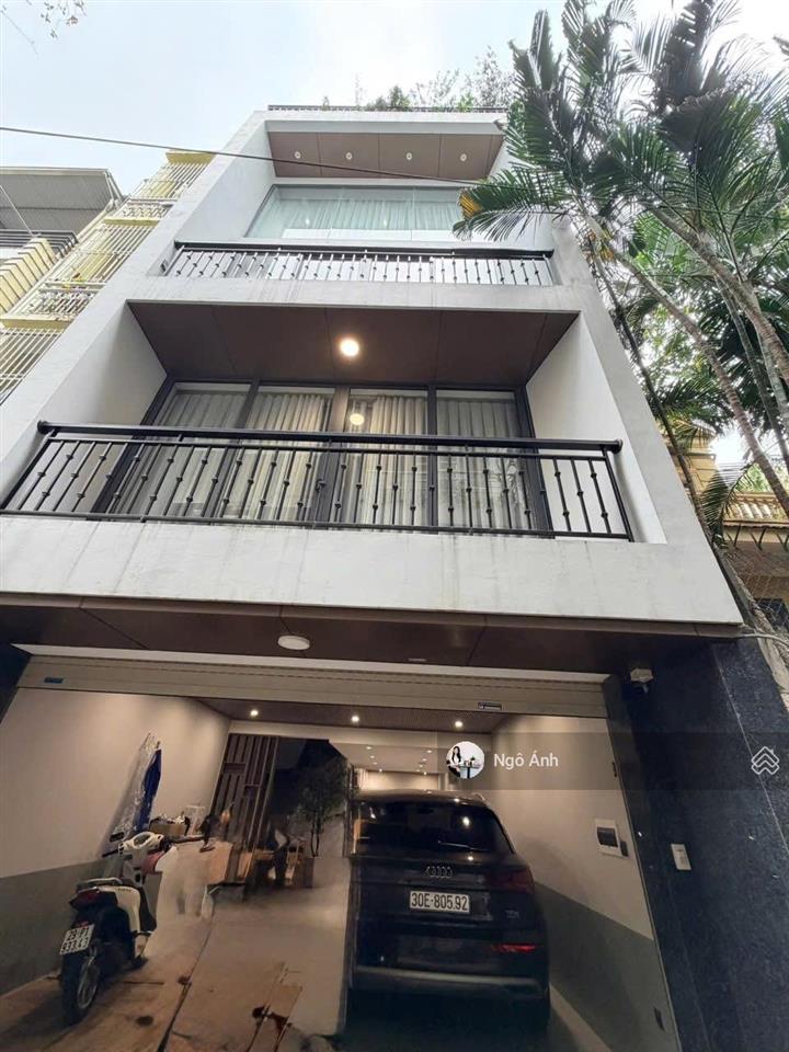 35.5 tỷ nhà nguyễn công hoan, vip ba đình 100m2 x 5t x mt 5.5m thang máy full nội thất, ô tô tránh
