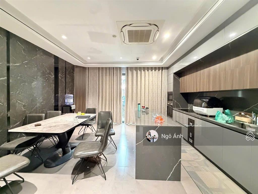 35.5 tỷ nhà nguyễn công hoan, vip ba đình 100m2 x 5t x mt 5.5m thang máy full nội thất, ô tô tránh
