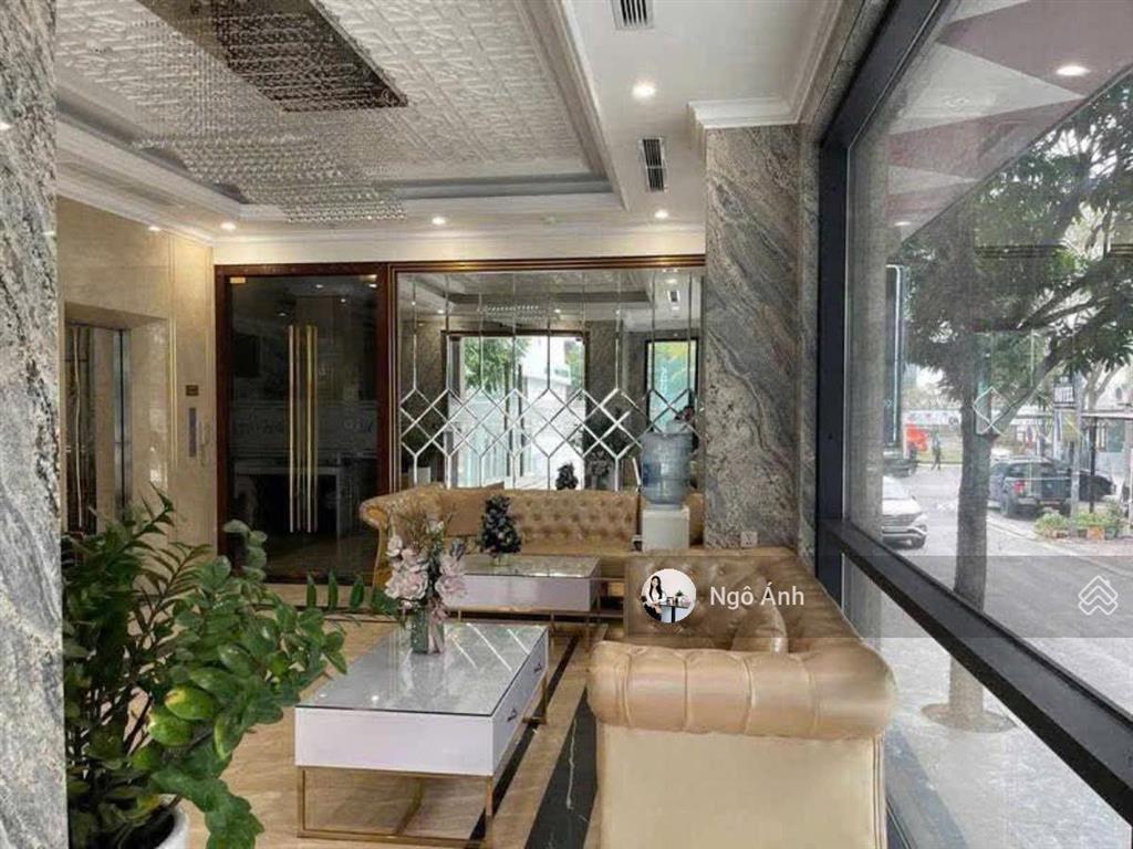 189 tỷ toà khách sạn 3 sao mặt phố trần thái tông 190m2 x 11t x mt 30m lô góc 2 mặt tiền siêu vip