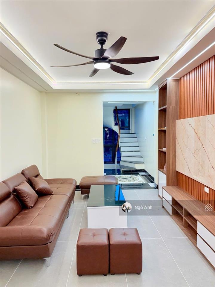 Bán nhà đường láng, 7 tầng, thang máy, 2 mặt tiền trước sau, full nội thất, ô tô 7 chỗ vào nhà