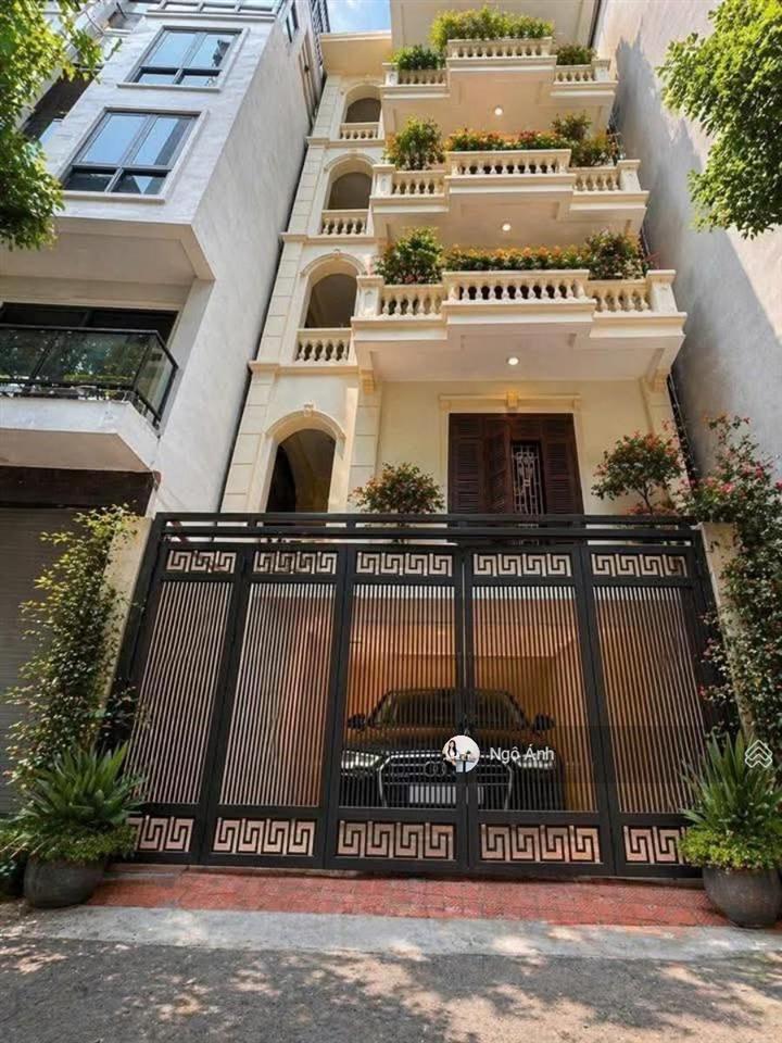 Siêu phẩm tây hồ  95m2  5 tầng  ngõ ô tô thông  kinh doanh  văn phòng  30m ra hồ tây