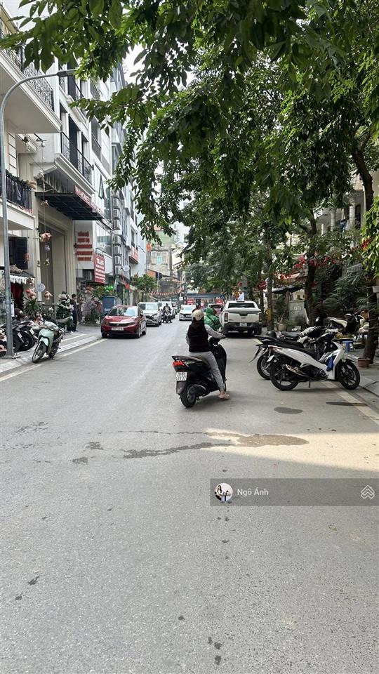 Võng thị  tây hồ  toà apartment  view hồ tây  8 tầng  3 mặt thoáng  doanh thu 5 tỷ/năm