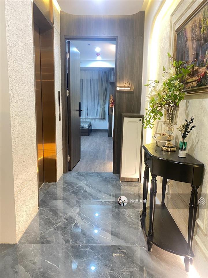 Căn hộ dịch vụ  đường lương thế vinh  7 tầng thang máy ô tô đỗ cửa  dòng tiền 75 triệu/tháng