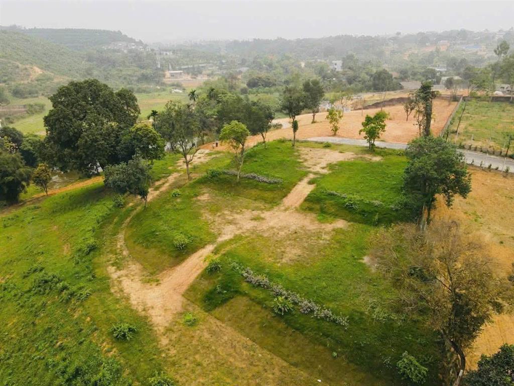 4ha đất RSX phù hợp trông cây ăn quả, sát hồ, cách hà nội 100km.920tr