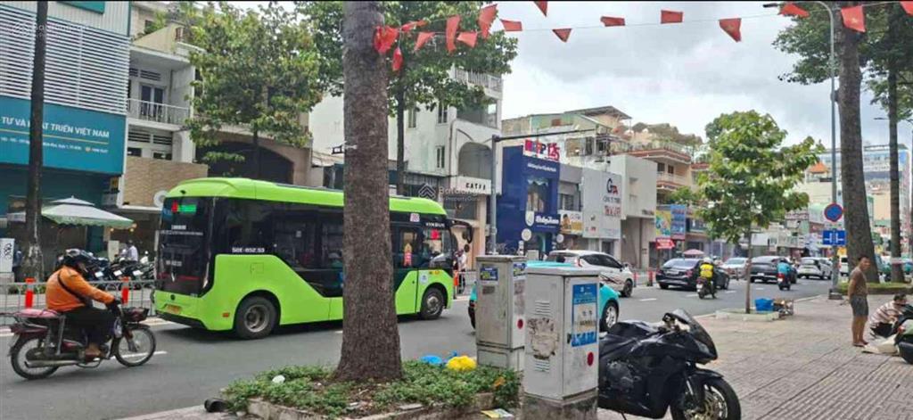 Nhà mặt tiền đường nguyễn thị minh khai. 4tầng  42 tỷ. sổ hồng riêng