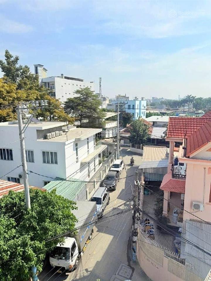 Nhà mặt phố diện tích to 210m2, kết cấu đẹpcạnh nguyễn thị định, giá 24tỷ, chỉ duy nhất 1 căn này