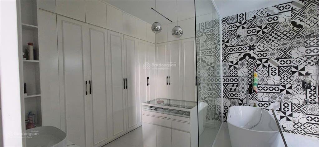 Bán nhà 6 tầng có thang máy nội thất cao cấp  khu vinhomes quận 9  dt đất 144m2  giá 34 tỷ