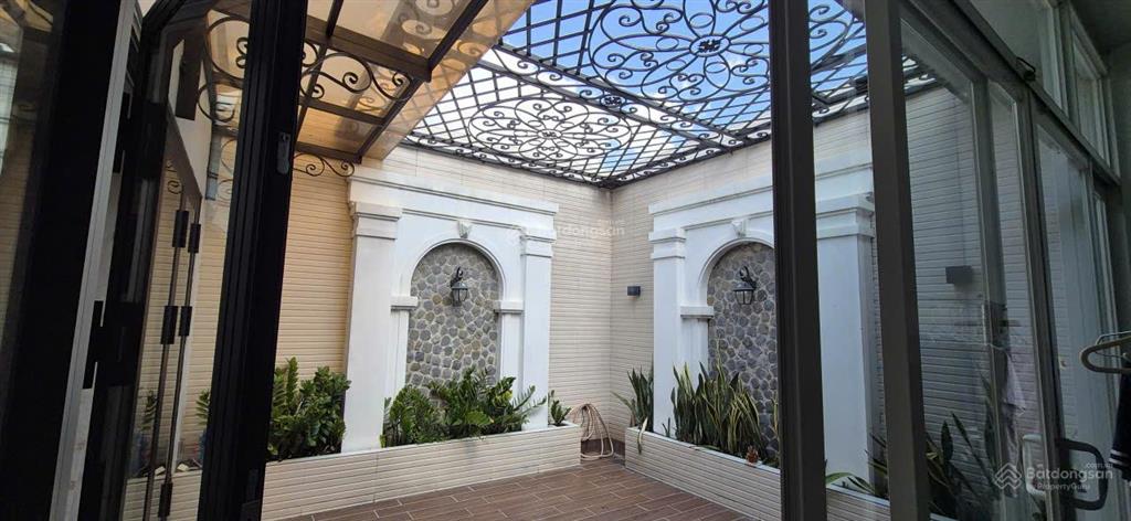 Bán nhà 6 tầng có thang máy nội thất cao cấp  khu vinhomes quận 9  dt đất 144m2  giá 34 tỷ