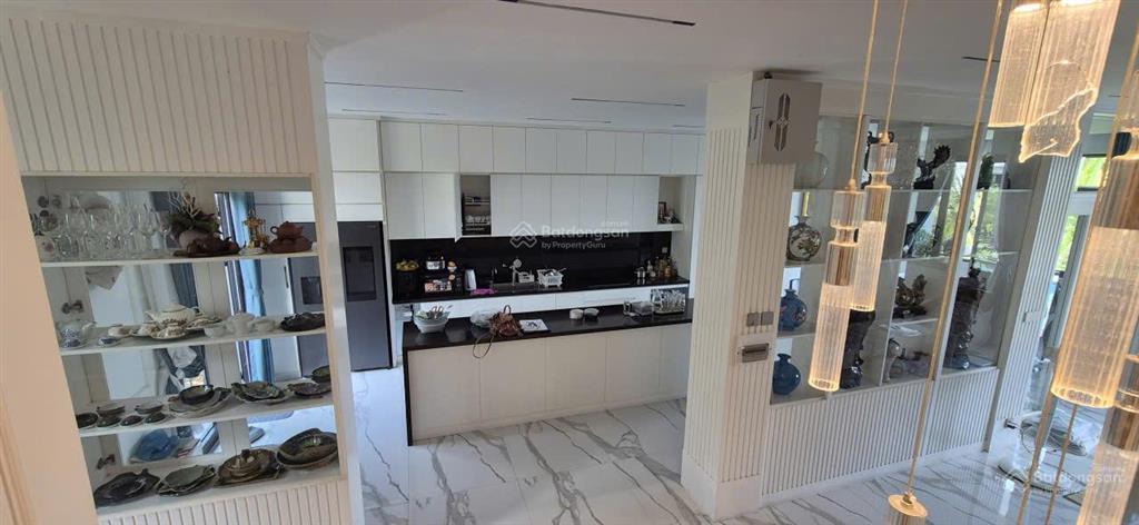 Bán nhà 6 tầng có thang máy nội thất cao cấp  khu vinhomes quận 9  dt đất 144m2  giá 34 tỷ