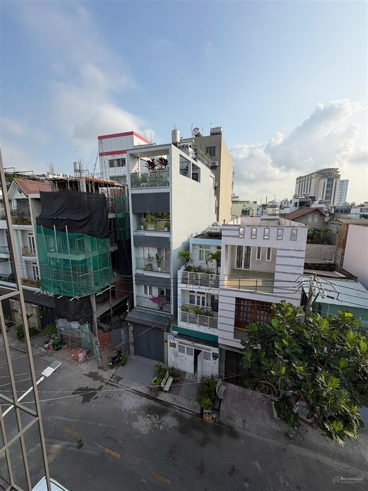 Bán nhà mặt phố chdv 45tr/th, hxh đường rộng 16m, vỉa hè kd, cách 100m trường giao thông vận tải