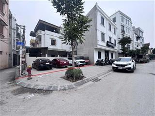 Trung tâm phúc lợi, long biên dt 120m, 11.4 tỷ, 10m ra đường vỉa hè ô tô tránh đỗ ngày đêm.