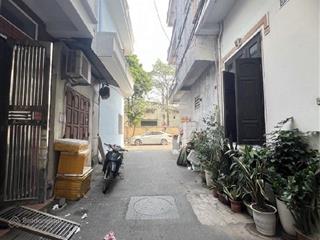 Siêu phẩm đức giang, 3 tầng dt 34m, mt 4.2m, ô tô vào nhà, sổ vuông đẹp, gần mặt phố