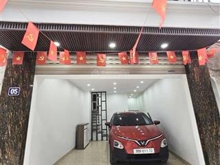 Siêu phẩm chu huy mân, long biên, dt 42m2 x 6 tầng, gara, thang máy, tặng nội thất, giá 12.x tỷ