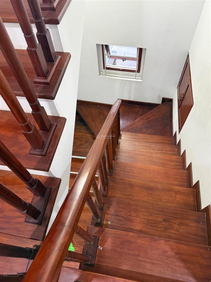 Hiếm, 4.5 tầng x 39m dân xây khu vip ngọc thuỵ, 4 chỗ đỗ cửa, 2 phút sang phố cổ, giá 7.x tỷ