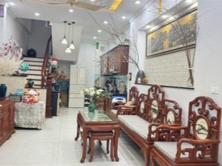 Hiếm, 4.5 tầng x 39m dân xây khu vip ngọc thuỵ, 4 chỗ đỗ cửa, 2 phút sang phố cổ, giá 7.x tỷ