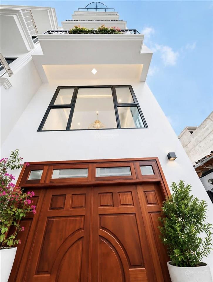 Nhỉnh 8 tỷ nhà 6 tầng xây mới, thang máy, ô tô đỗ cửa, gần chợ, trường học, kđt vinhomes riveside..