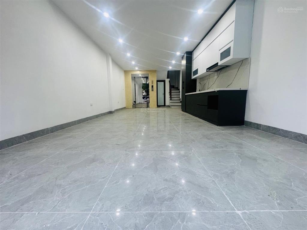 Siêu phẩm phúc lợi, long biên, dt 52m x 6 tầng thang máy, gara oto tránh, giá 14.2 tỷ