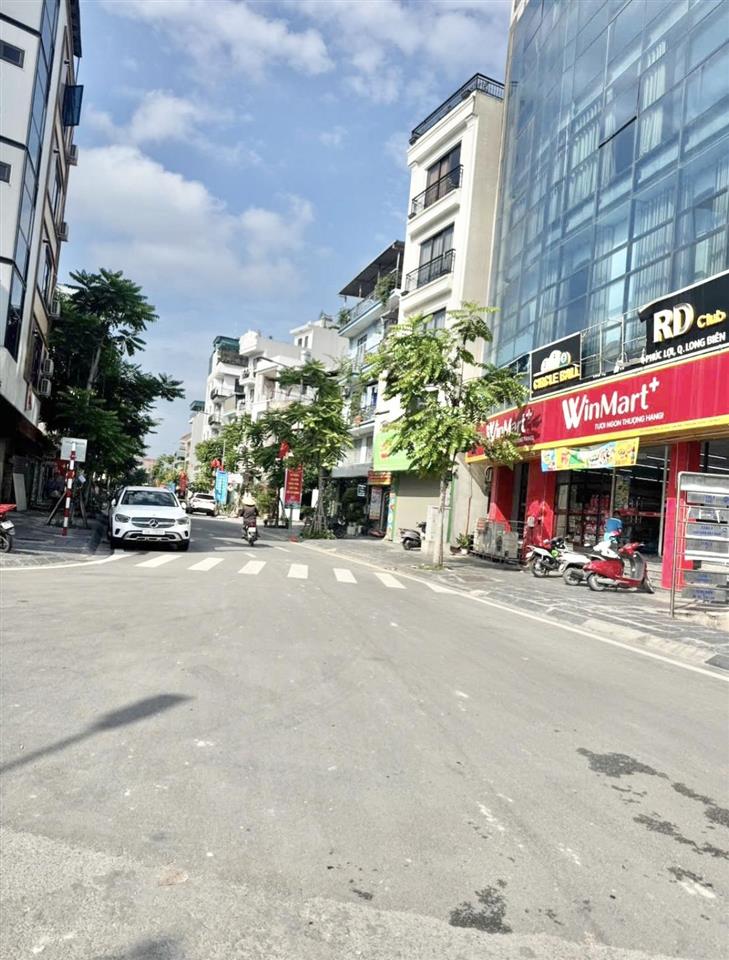 Nhỉnh 200tr/m siêu phẩm phúc lợi, long biên, phân lô vỉa hè oto tránh, kinh doanh đỉnh