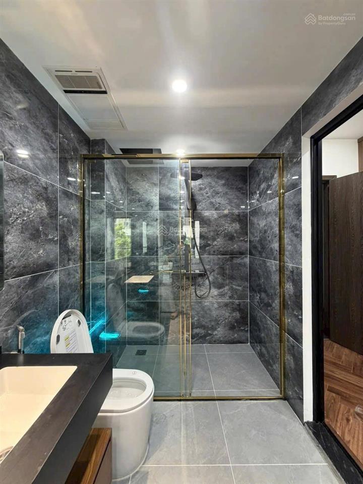 Phân lô lâm hạ bồ đề, vỉa hè ô tô tránh, kinh doanh bất chấp, cạnh cầu trần hưng đạo