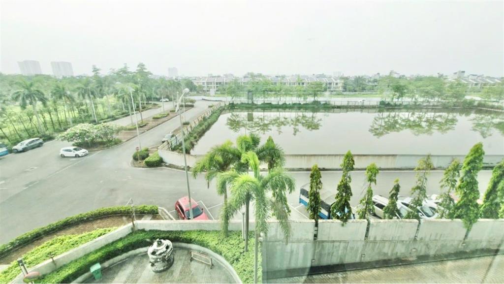 Bán cc garden city căn góc, view hồ thoáng đẹp nhất khu, dt 100m, 3 ngủ, loza...