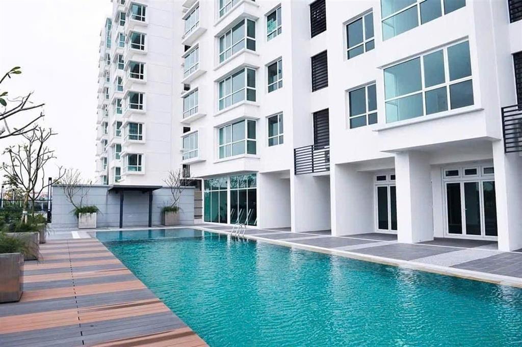 Bán cc garden city căn góc, view hồ thoáng đẹp nhất khu, dt 100m, 3 ngủ, loza...