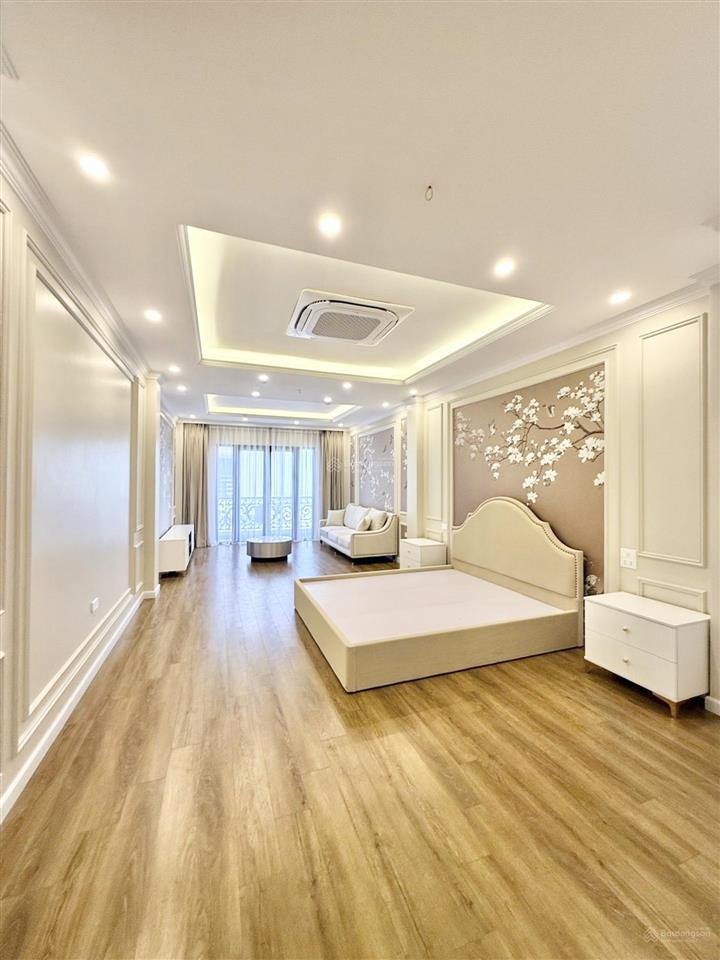 Siêu phẩm long biên, 8 tầng, thang máy, gara 2 ô tô, gần aeon, cầu vĩnh tuy, vài phút sang phố cổ