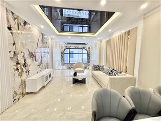 Siêu phẩm long biên, 8 tầng, thang máy, gara 2 ô tô,gần aeon,cầu vĩnh tuy, vài phút sang phố cổ