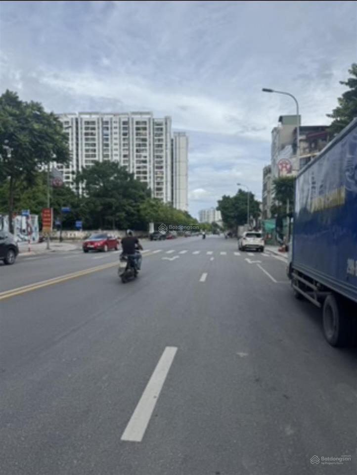 Phúc đồng oto 7 chỗ ngủ trong nhà tiện về nhà không lo mưa nắng, cạnh đường 5b, nguyễn lam