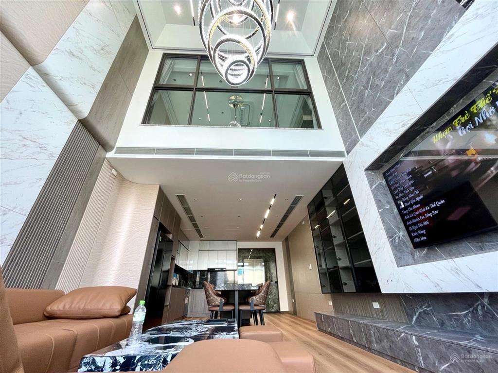 Phố trạm, long biên, vị trí vip, thông số đẹp, gara ô tô tránh, thang máy, kinh doanh,...
