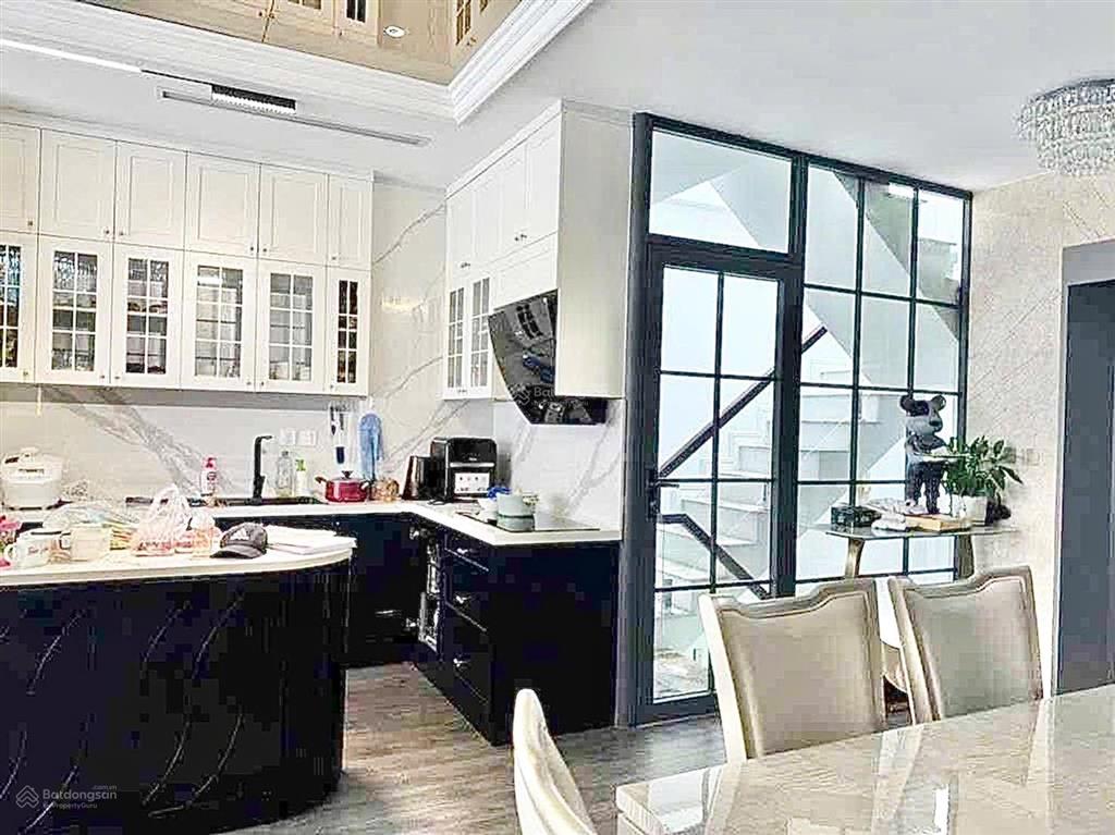 Phúc lợi long biên phân lô vỉa hè ô tô tránh, cạnh chợ kinh doanh sầm uất, mt 6m quyền lực
