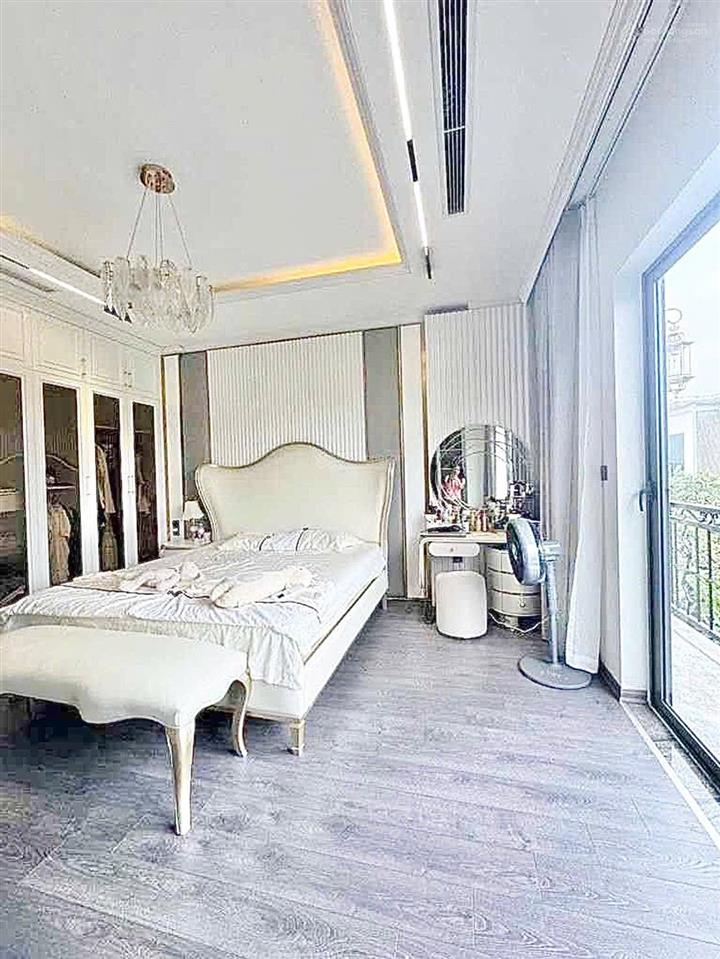 Phúc lợi long biên phân lô vỉa hè ô tô tránh, cạnh chợ kinh doanh sầm uất, mt 6m quyền lực