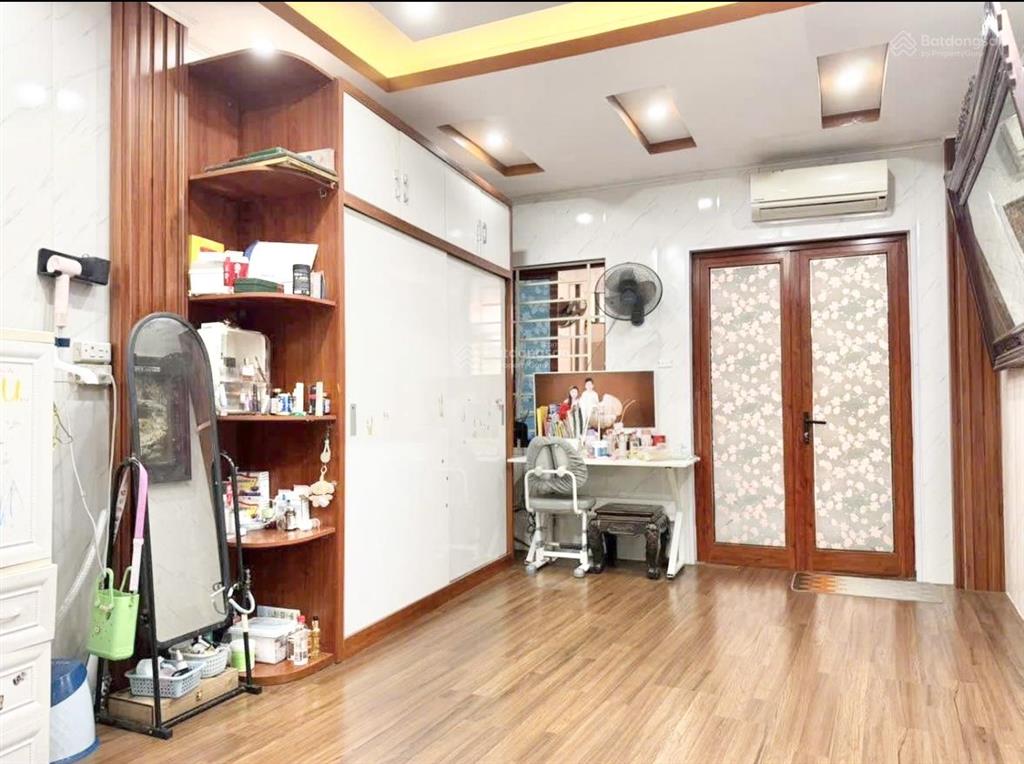 5.4 tỷ gara ô tô, 50m ra phố tầm tiền hiếm long biên! tặng nhà cấp 4 ở hoặc cho thuê thu nhập ngay