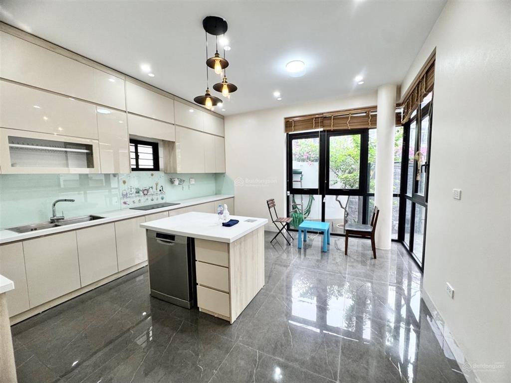 Bát khối 138m2 lô góc, mt 22,5m, gara 2 ô tô, giá 15 tỷ mặt tiền hiếm 22,5m, 2 mặt thoáng
