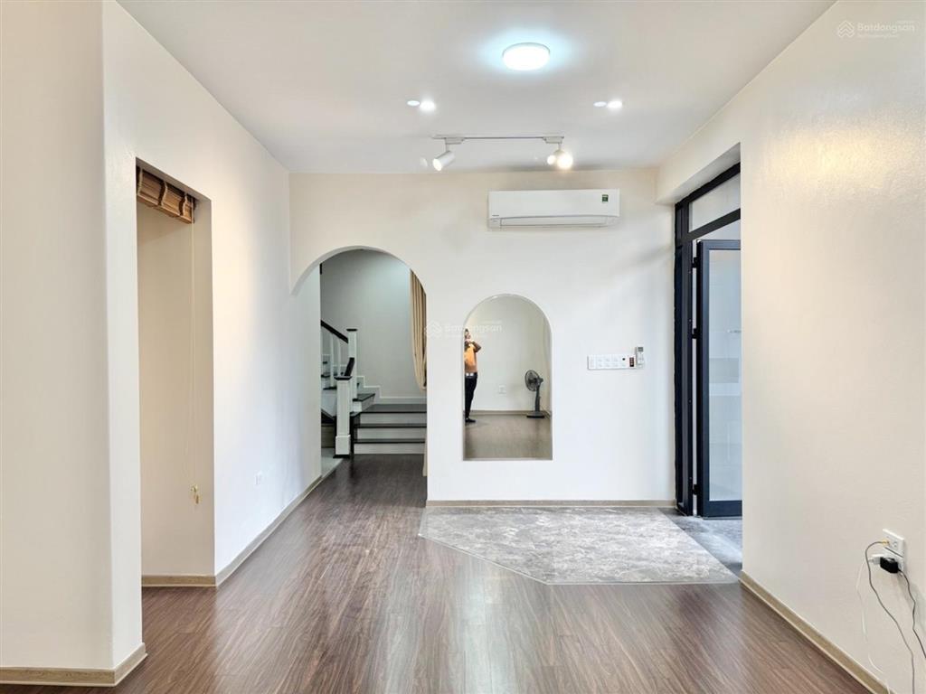 Bát khối 138m2 lô góc, mt 22,5m, gara 2 ô tô, giá 15 tỷ mặt tiền hiếm 22,5m, 2 mặt thoáng